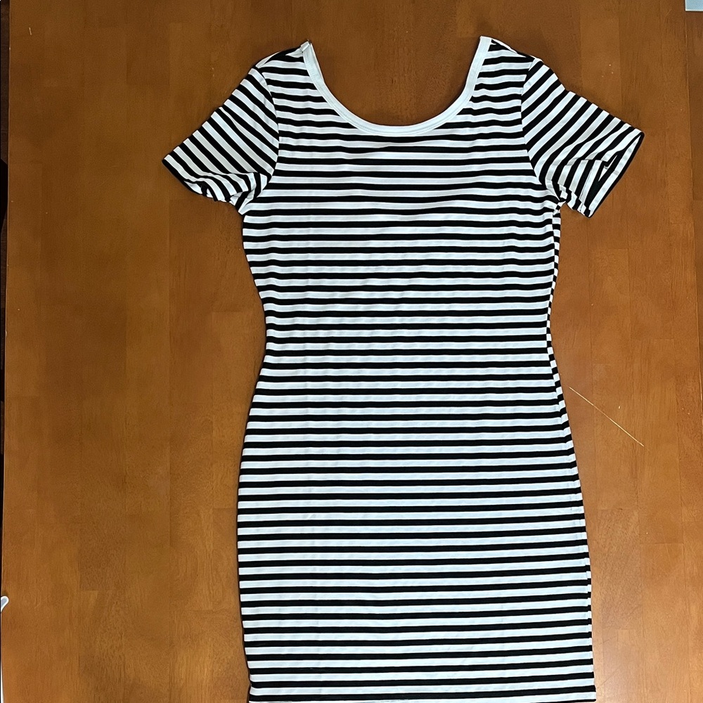 Black & White Striped Scoop Neck Bodycon Dress